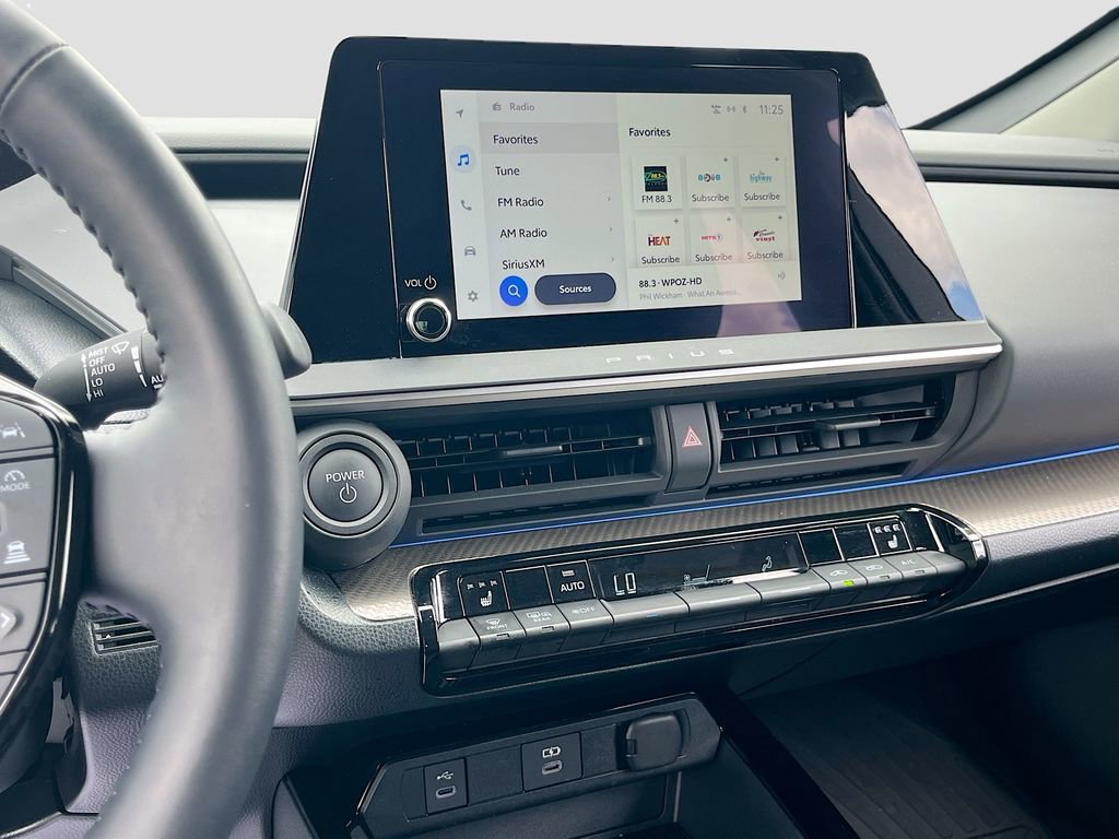 Used 2025 Toyota Prius XLE FWD image 14