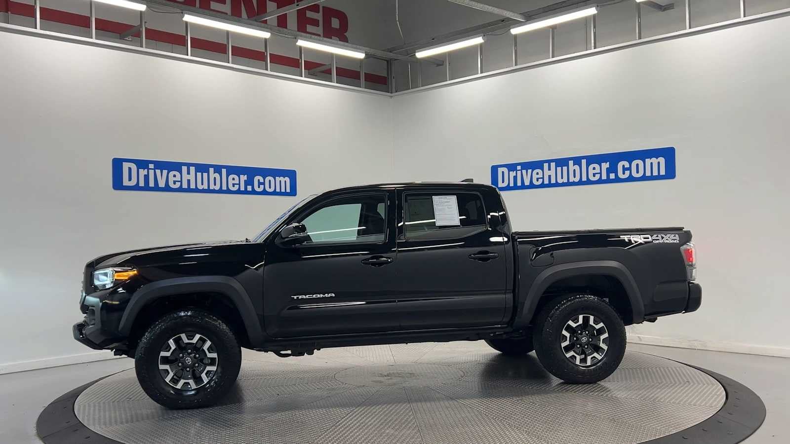 Used 2023 Toyota Tacoma TRD Off-Road w/ Advanced Technology Package AWD/4WD image 5