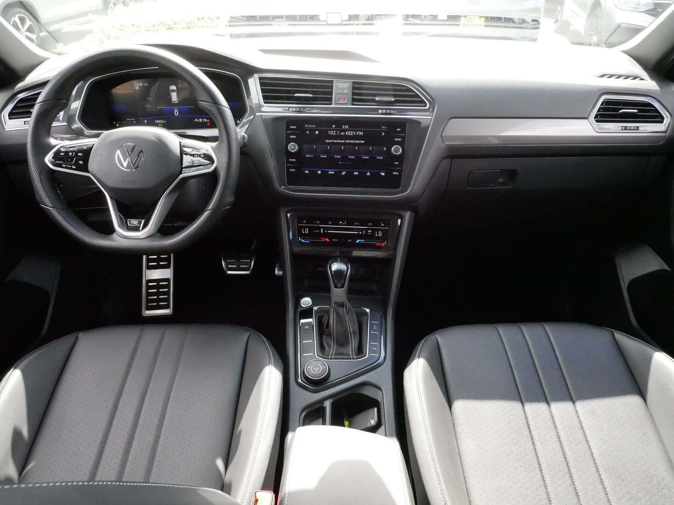 Certified 2023 Volkswagen Tiguan SE R-Line AWD/4WD image 10