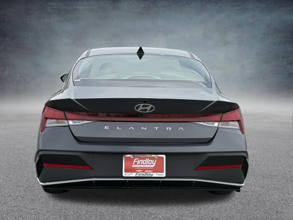 Used 2024 Hyundai Elantra SEL image 5