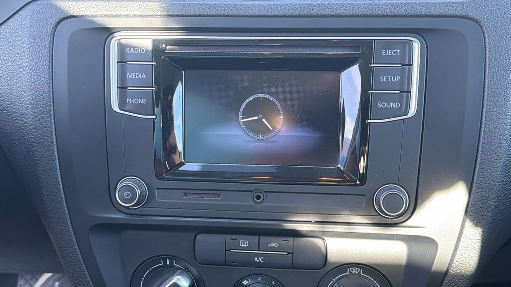 Used 2017 Volkswagen Jetta S image 15