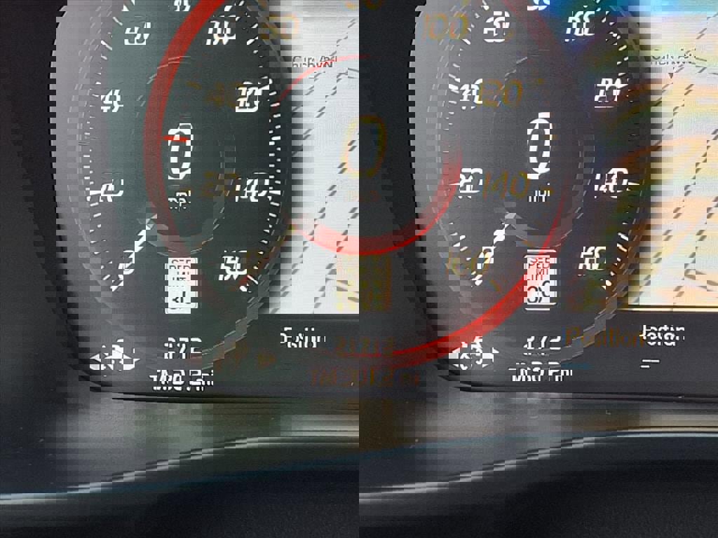 Used 2021 Volvo XC40 T5 R-Design w/ Advanced Package image 33