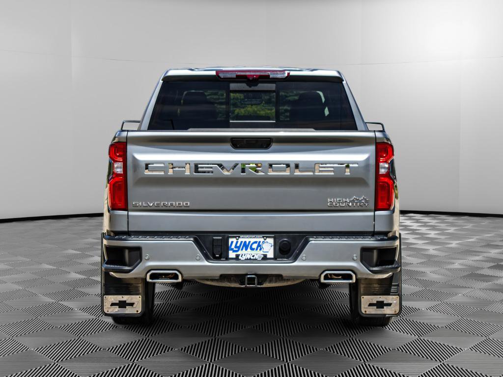 Used 2024 Chevrolet Silverado 1500 High Country w/ High Country Premium Package AWD/4WD image 3