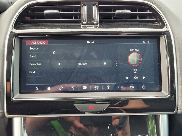 Used 2020 Jaguar XE S RWD image 20