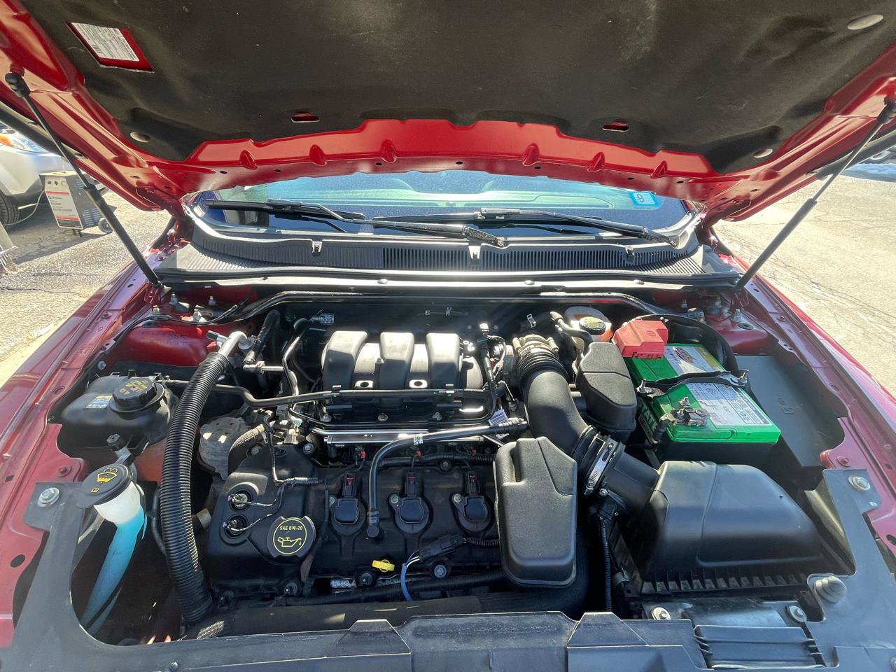 Used 2015 Ford Taurus Limited image 18