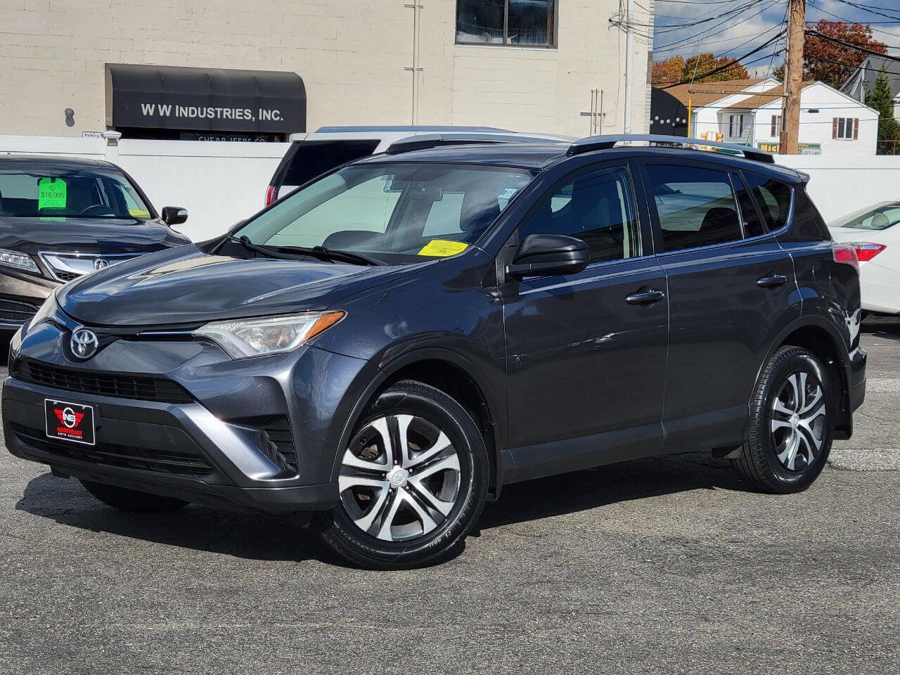 Used 2016 Toyota RAV4 LE AWD/4WD image 2