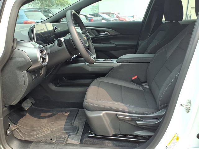 Used 2026 Chevrolet Equinox EV LT w/ LPO, All-Weather Mat Package FWD image 19