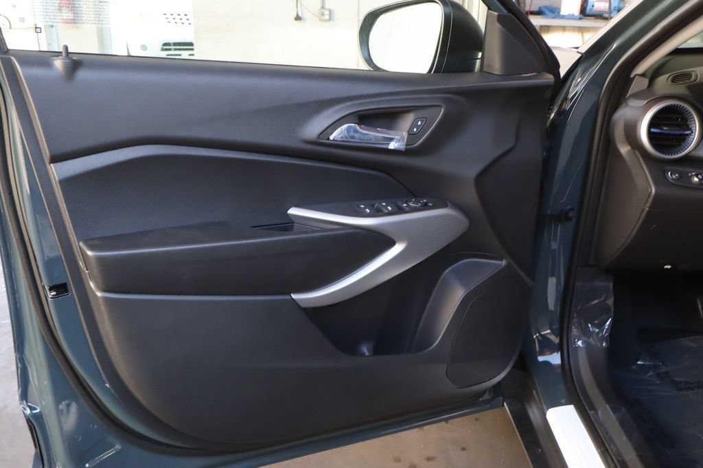New 2026 Chevrolet Trax LS FWD image 17