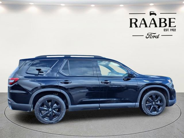 Used 2025 Honda Pilot Black Edition image 8
