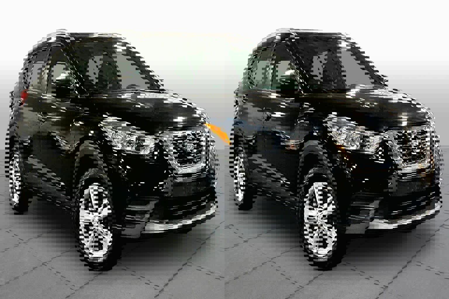 Used 2019 Nissan Kicks S image 3