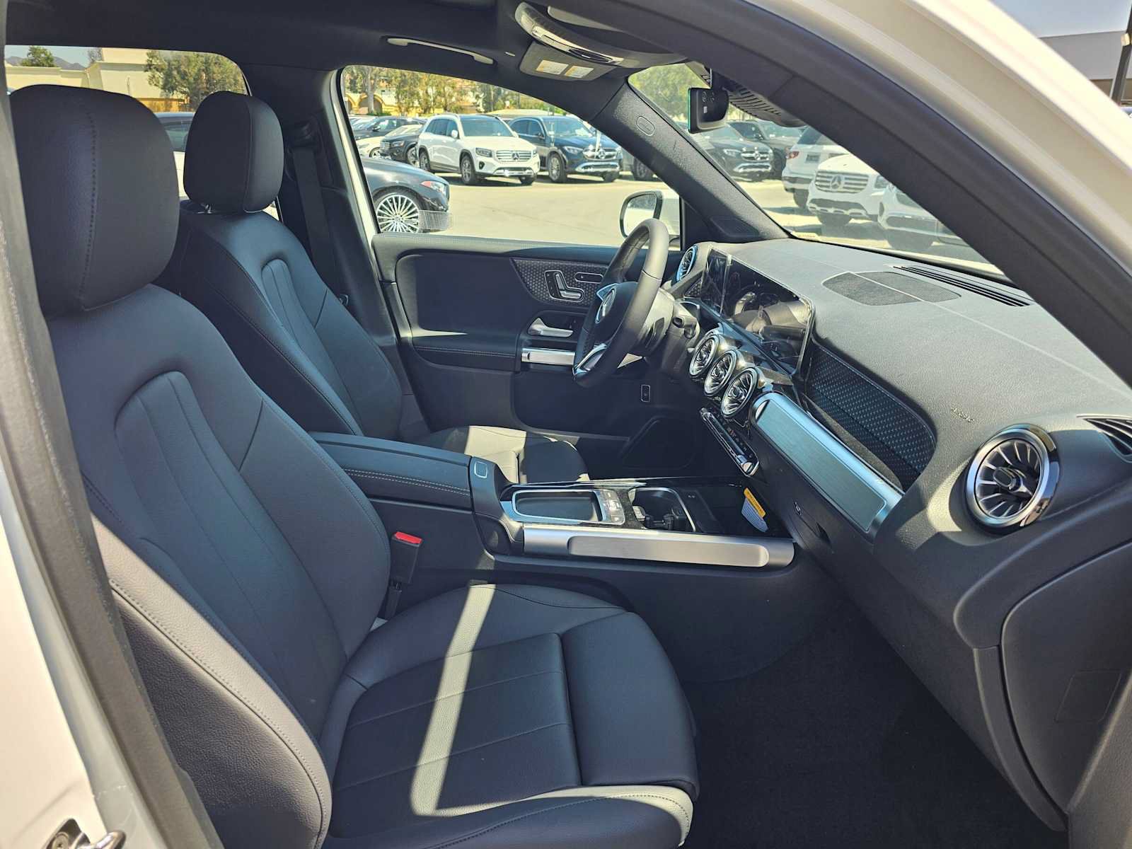 New 2026 Mercedes-Benz GLB 250 image 10