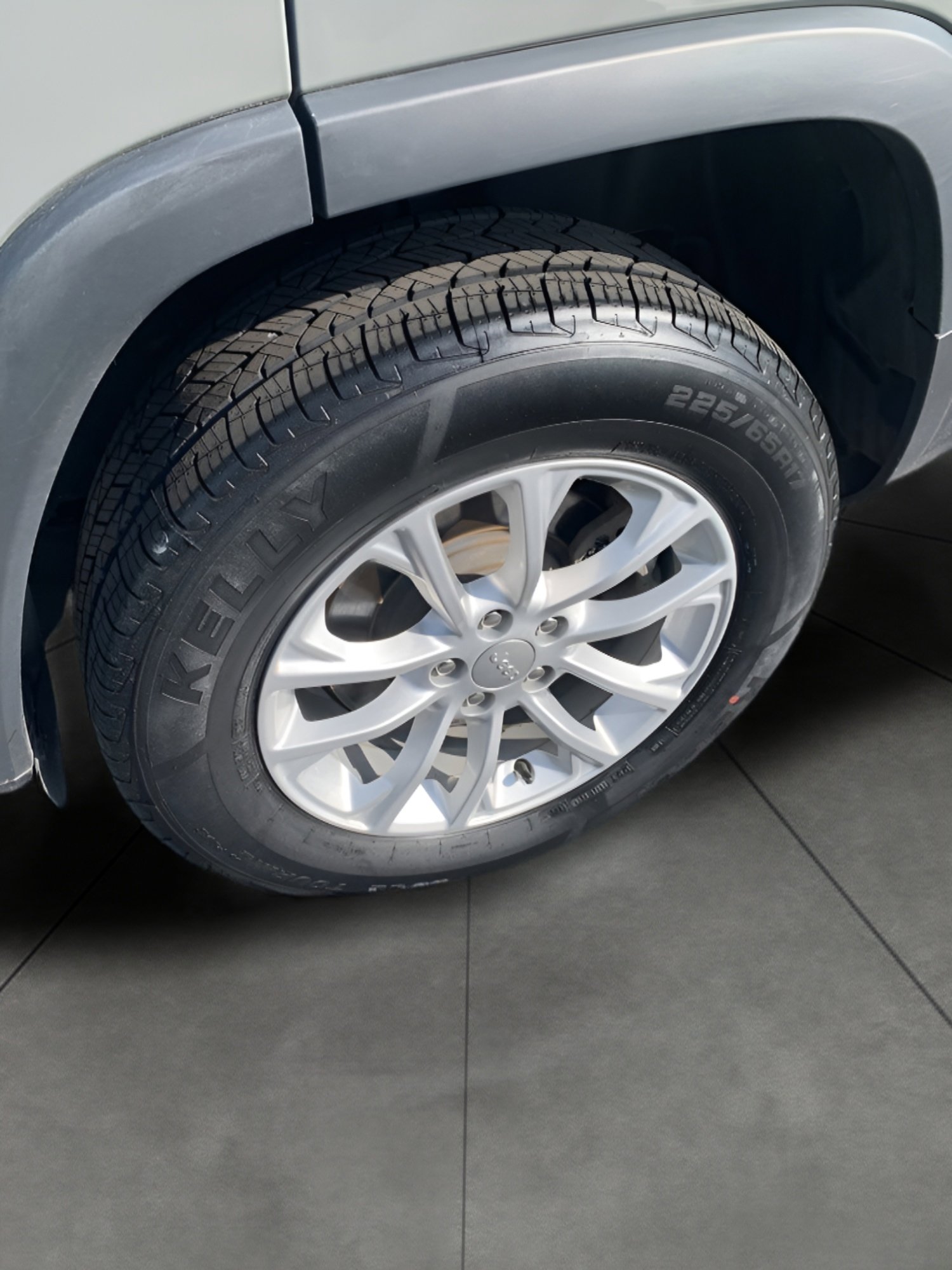 Used 2022 Jeep Cherokee Latitude Lux AWD/4WD image 19