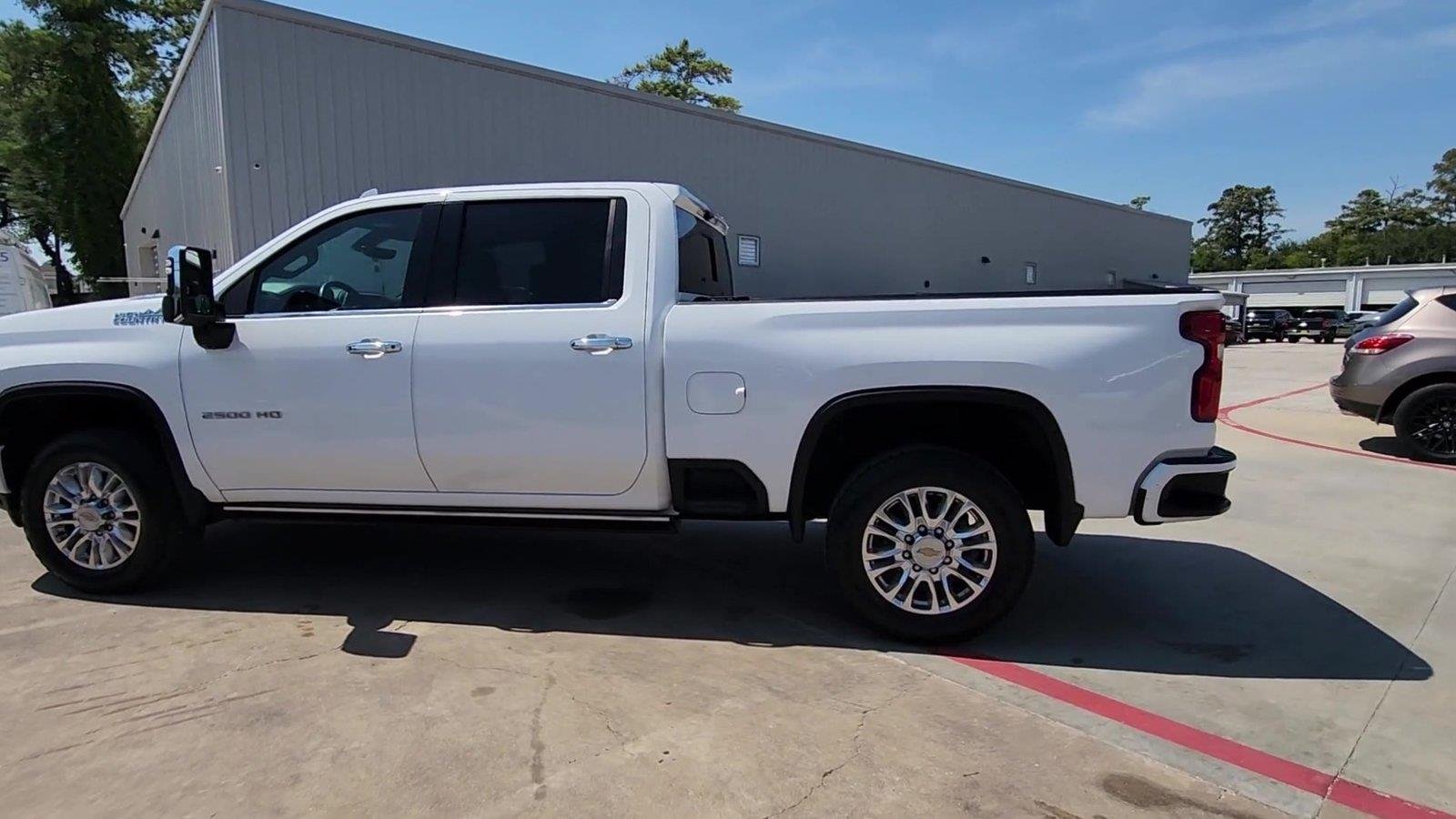 Used 2023 Chevrolet Silverado 2500 High Country w/ Z71 Off-Road Package AWD/4WD image 6