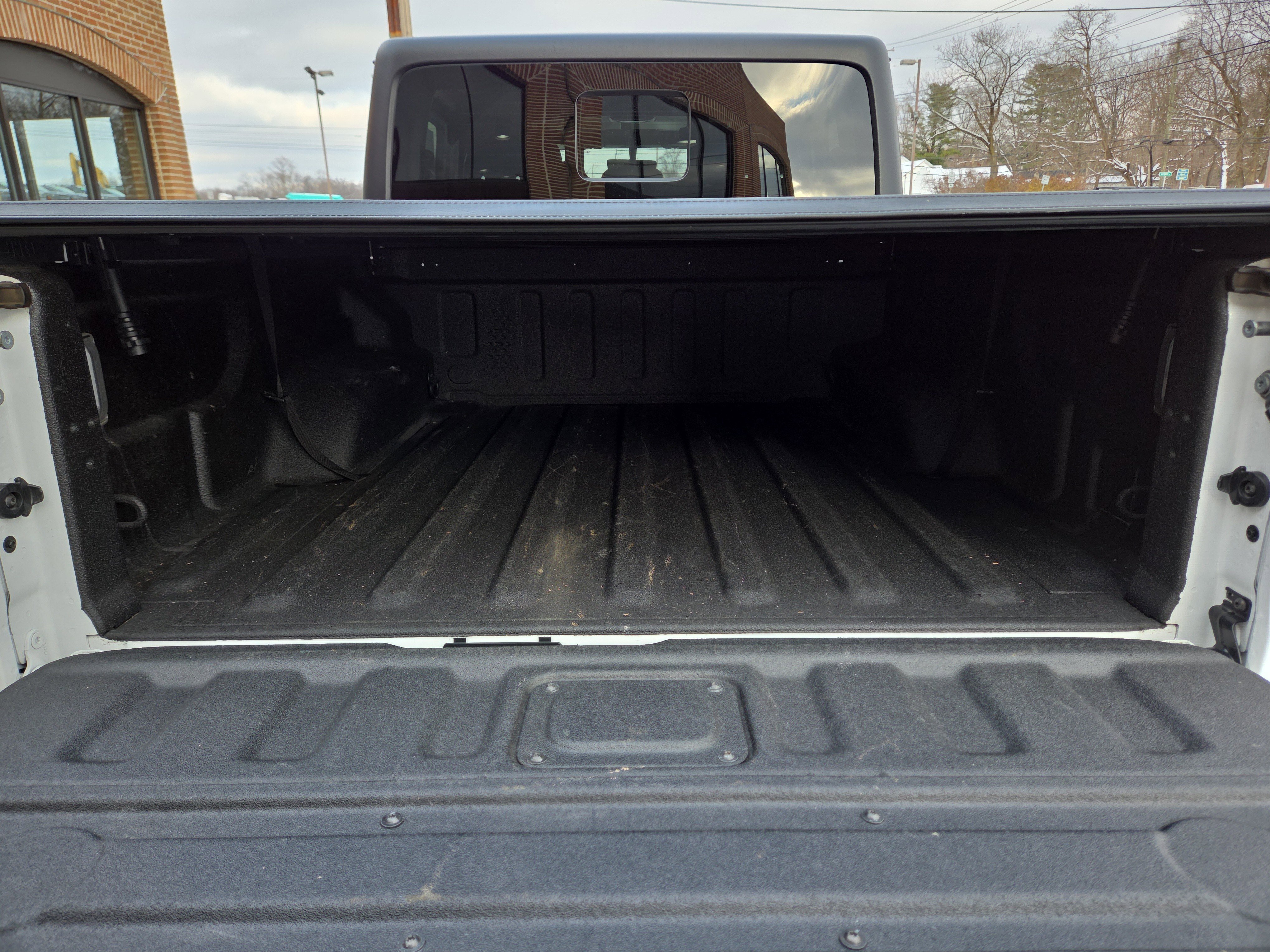 Used 2022 Jeep Gladiator Rubicon w/ Cold Weather Group image 5