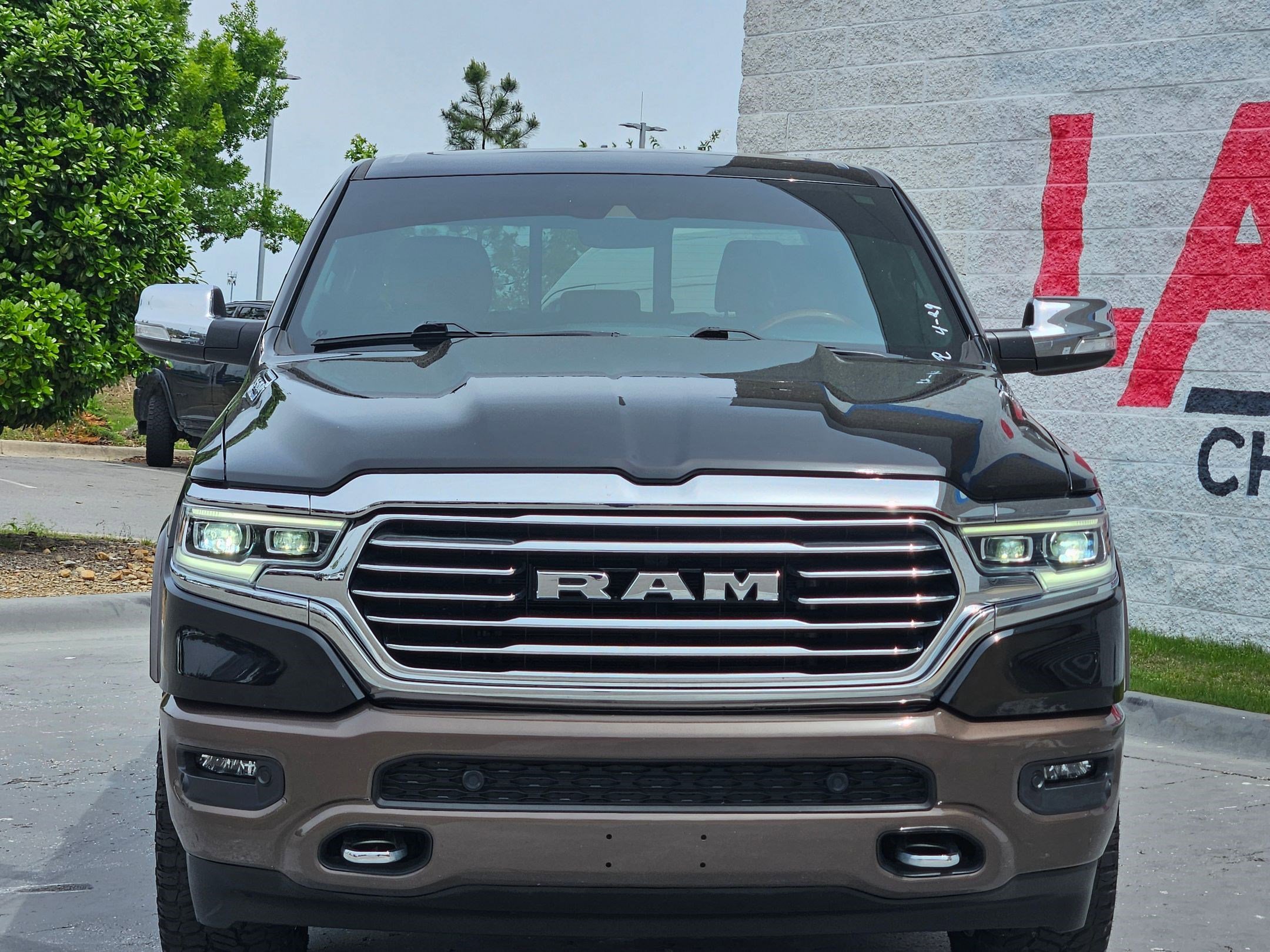Used 2021 RAM 1500 Limited AWD/4WD image 2