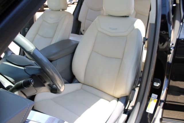 Used 2020 Cadillac XT6 Premium Luxury FWD image 16