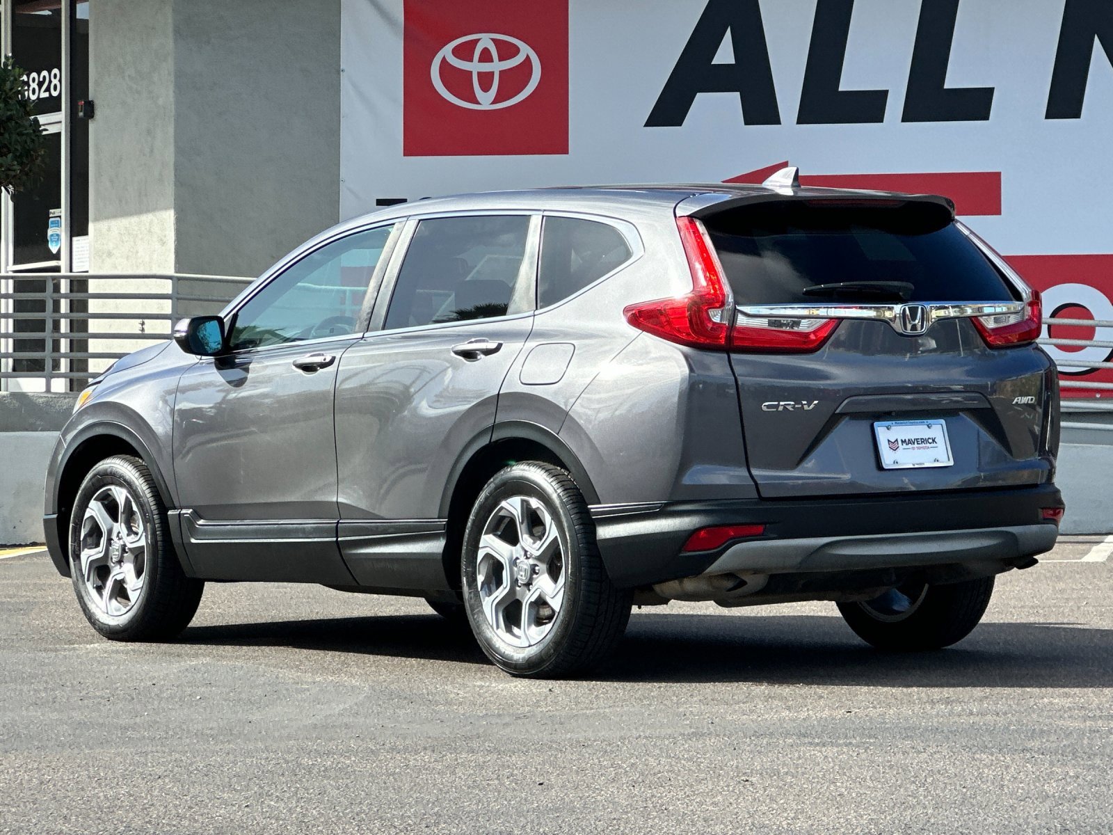 Used 2017 Honda CR-V EX-L image 3