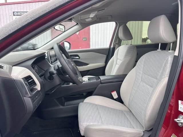 Used 2023 Nissan Rogue SV image 6