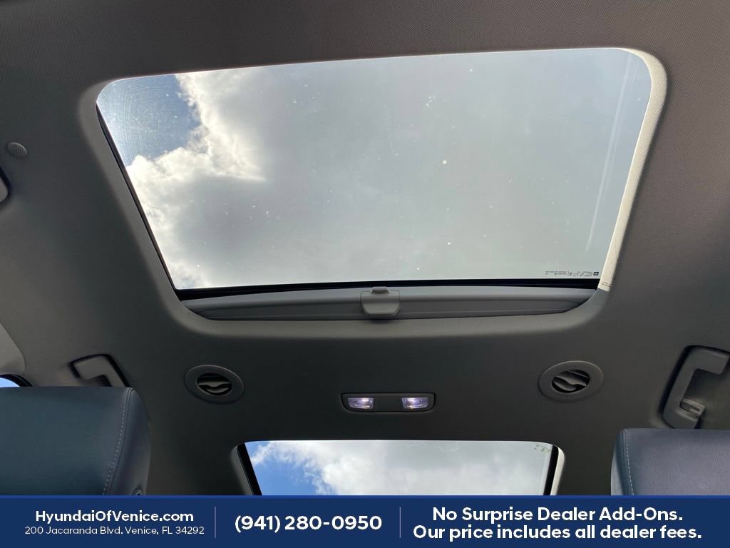 Used 2019 Chevrolet Traverse Premier w/ Driver Confidence II Package FWD image 5