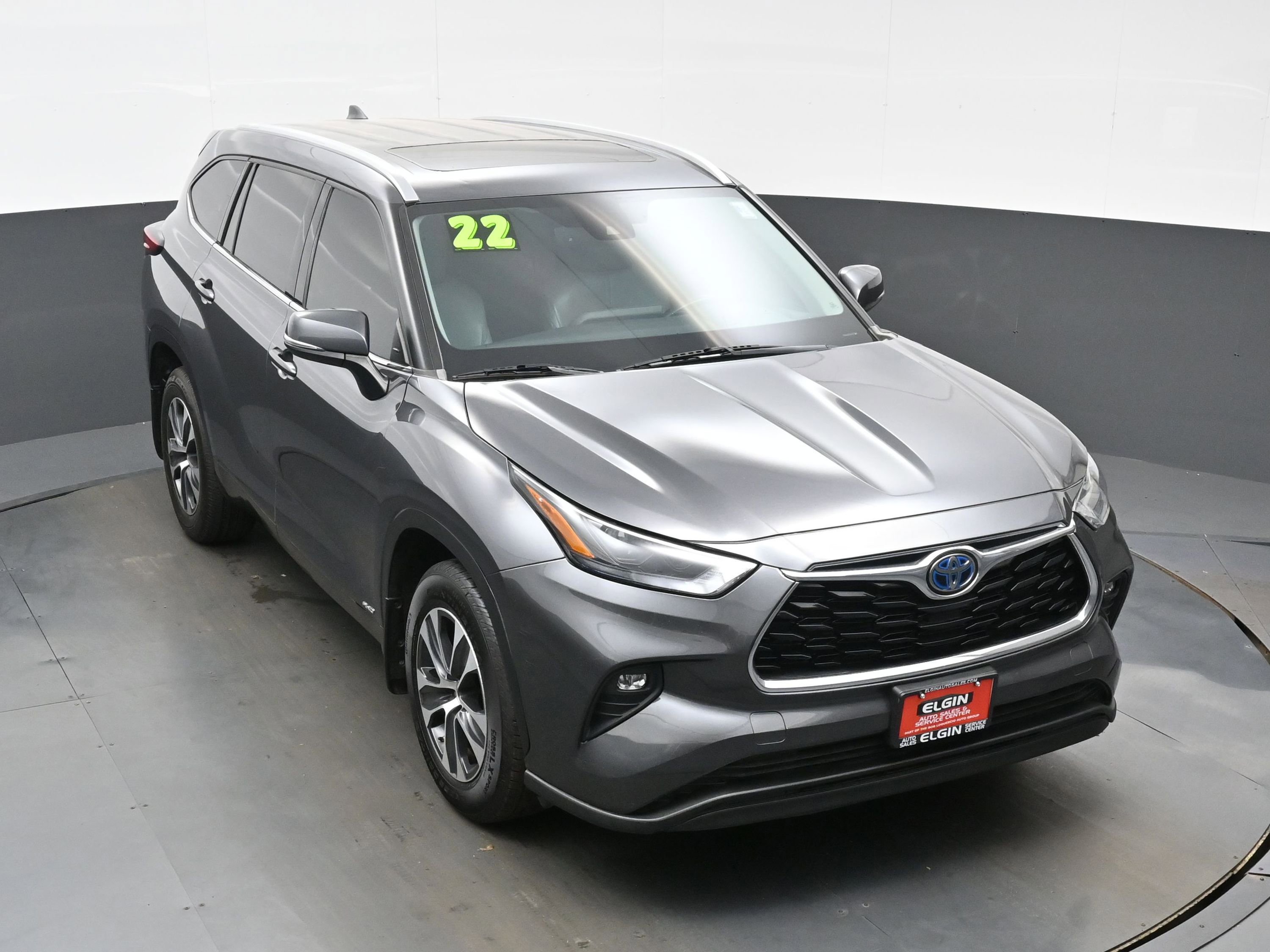 Used 2022 Toyota Highlander XLE AWD/4WD image 40