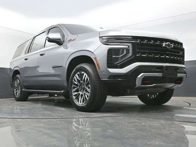 Used 2025 Chevrolet Suburban Z71 AWD/4WD image 1
