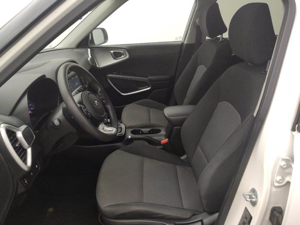 Used 2020 Kia Soul LX FWD image 17