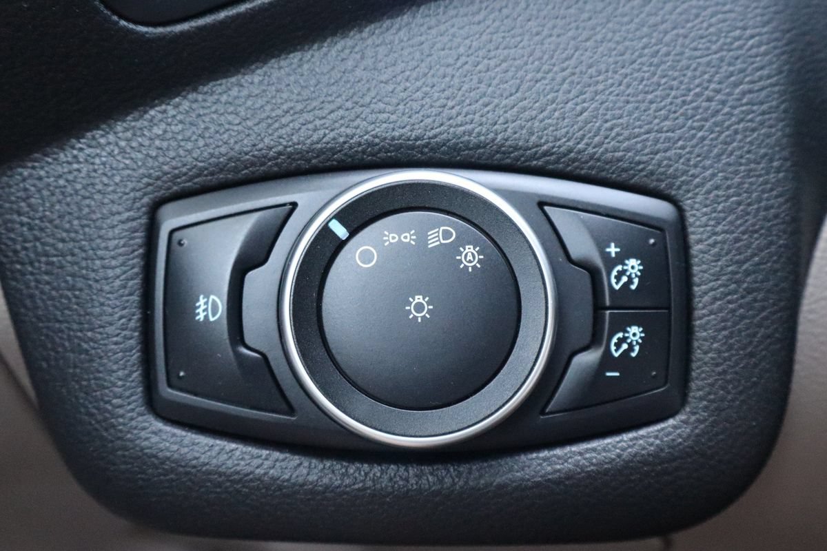 Used 2016 Ford Escape SE FWD image 28