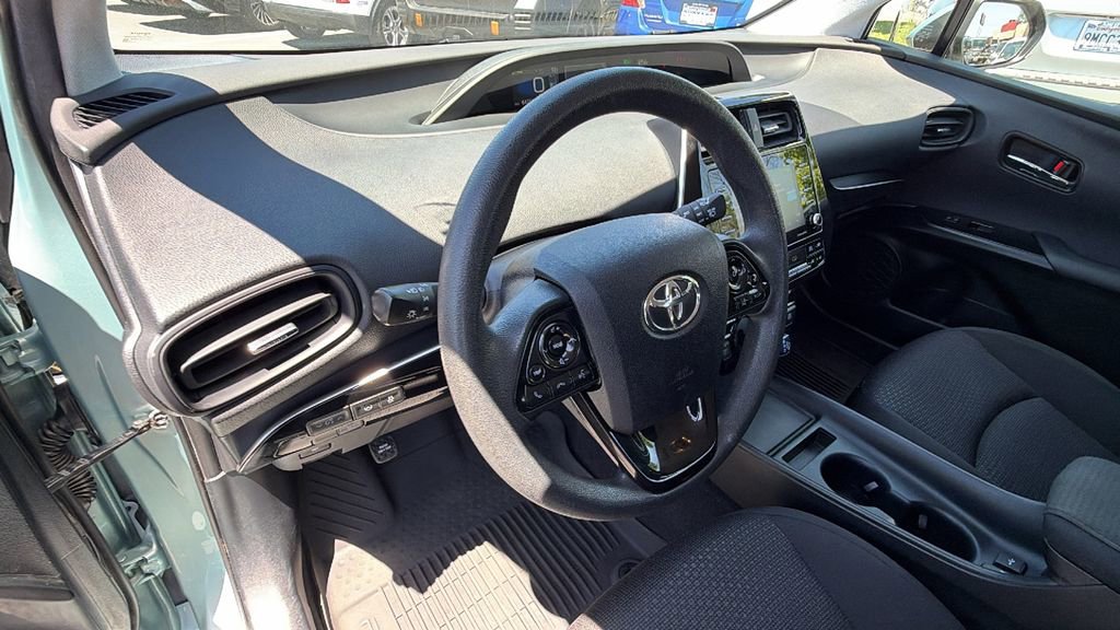 Used 2022 Toyota Prius LE FWD image 31