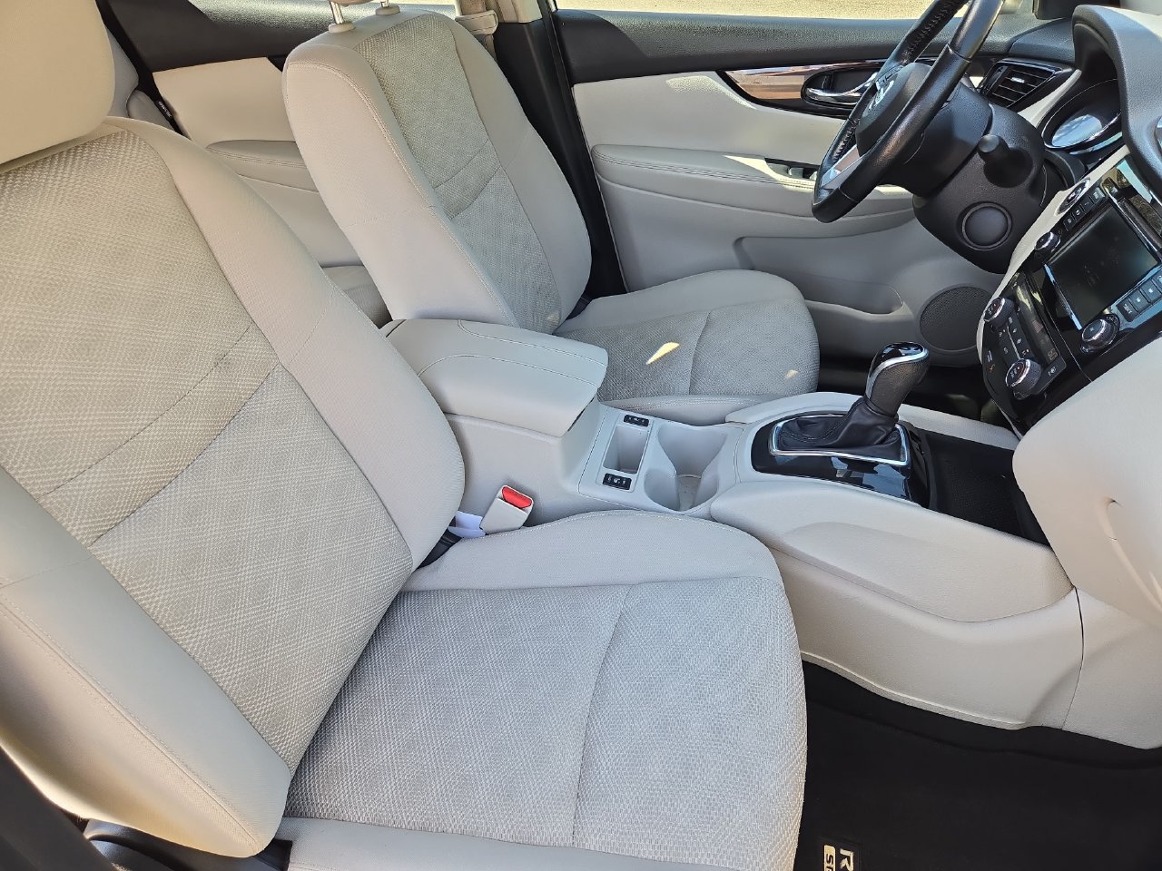 Used 2021 Nissan Rogue Sport SV FWD image 10