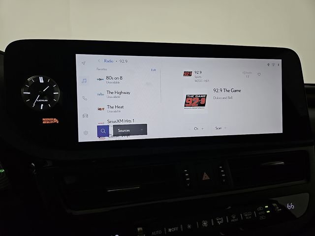 Used 2025 Lexus ES 300h w/ Premium Package image 19