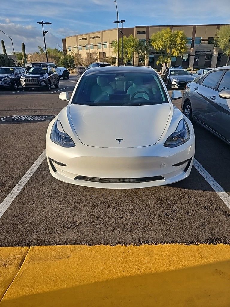 Used 2023 Tesla Model 3 Standard Range image 2
