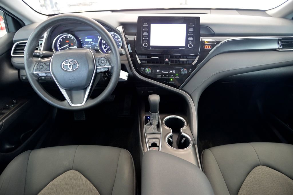 Used 2022 Toyota Camry LE AWD/4WD image 17