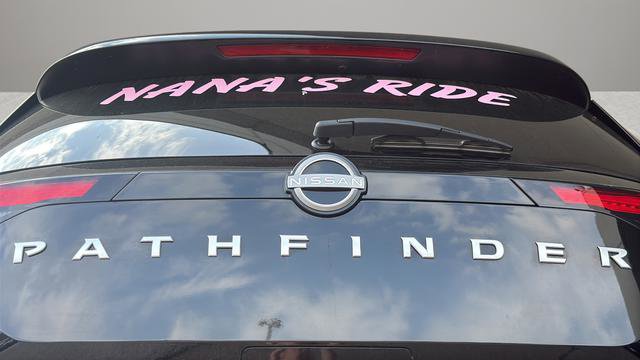 Used 2025 Nissan Pathfinder S AWD/4WD image 31