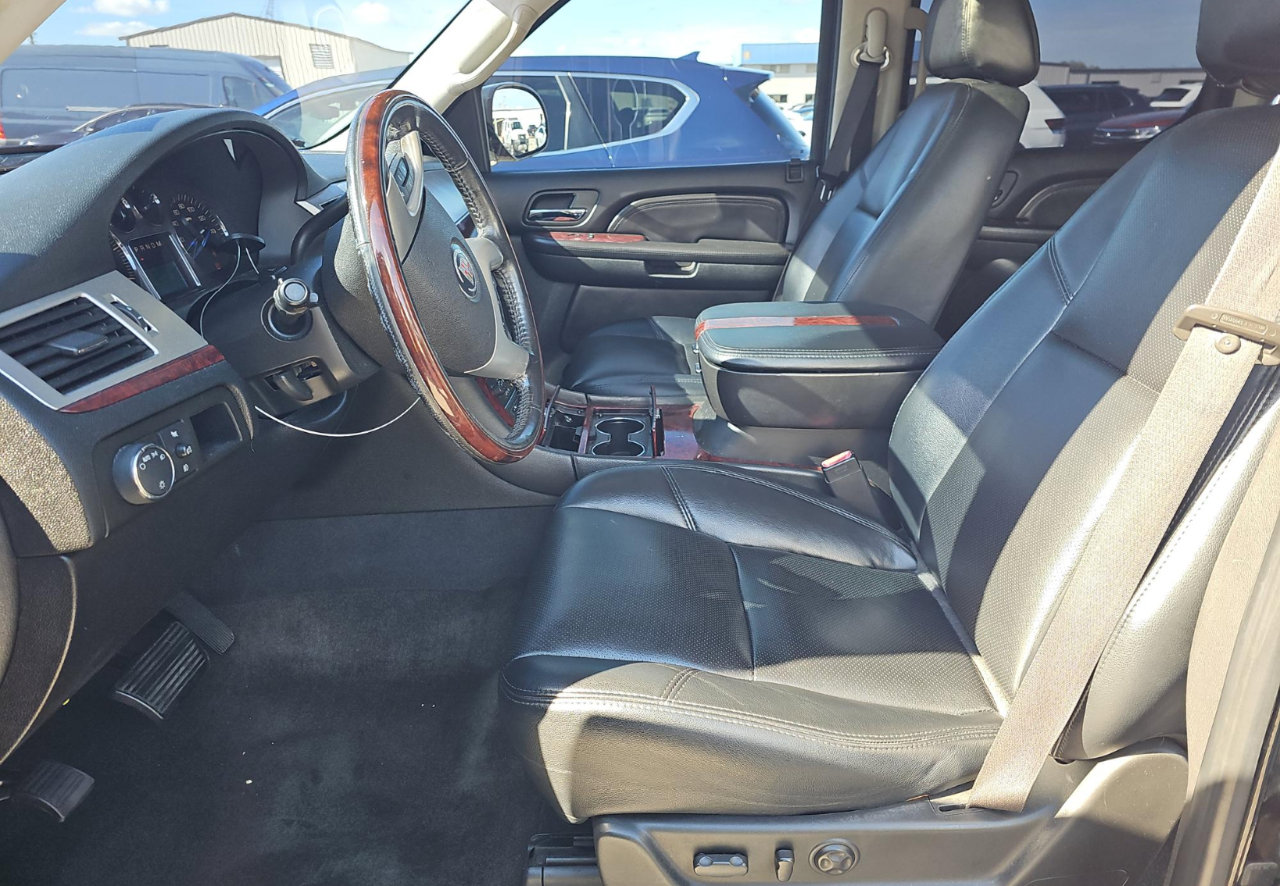 Used 2007 Cadillac Escalade ESV AWD w/ Information Package image 10
