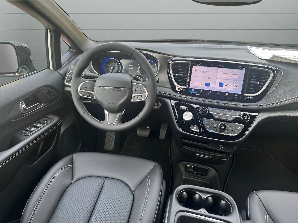 New 2027 Chrysler Pacifica Select FWD image 15