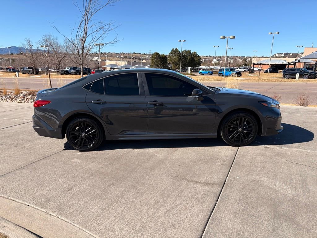Used 2025 Toyota Camry SE w/ Convenience Package image 10