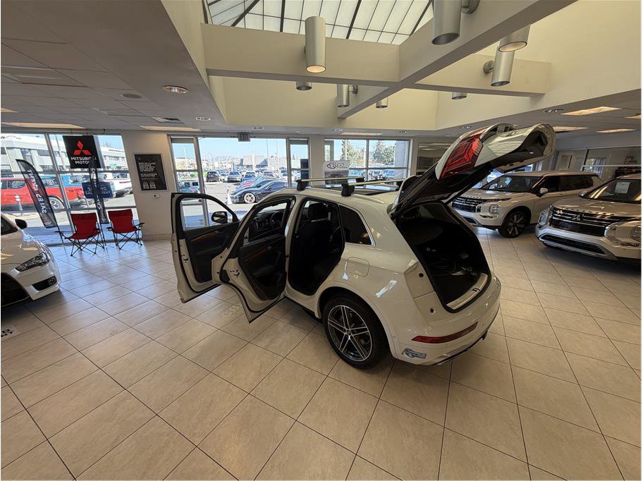 Used 2021 Audi Q5 e Prestige w/ Prestige Package image 32