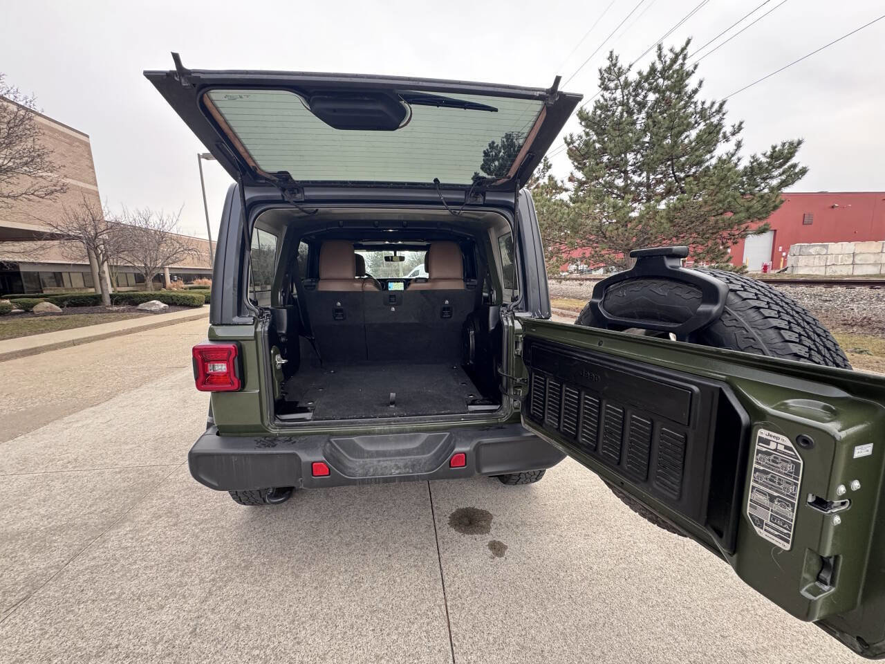 Used 2021 Jeep Wrangler Unlimited Sahara w/ Uconnect 4C Nav & Sound Group image 25