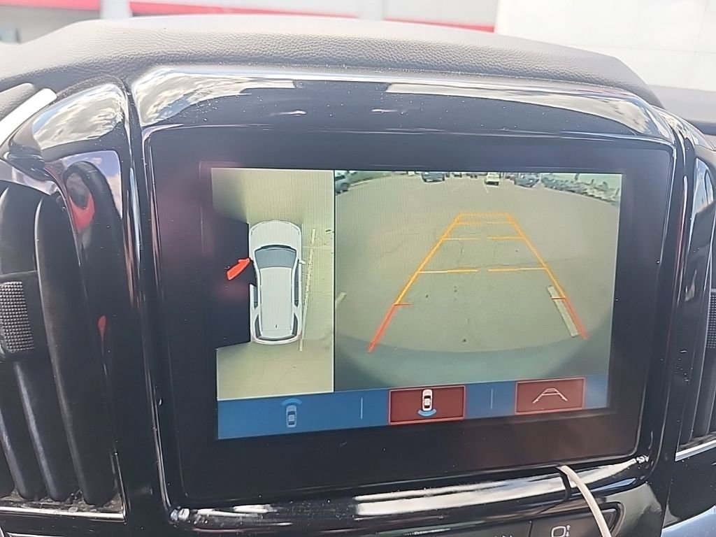 Used 2019 Chevrolet Traverse Premier w/ Driver Confidence II Package image 4