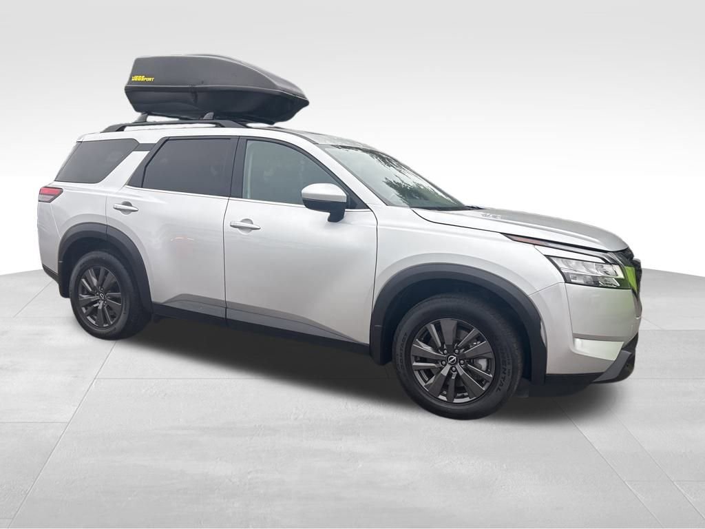 Used 2022 Nissan Pathfinder SV w/ SV Premium Package image 11