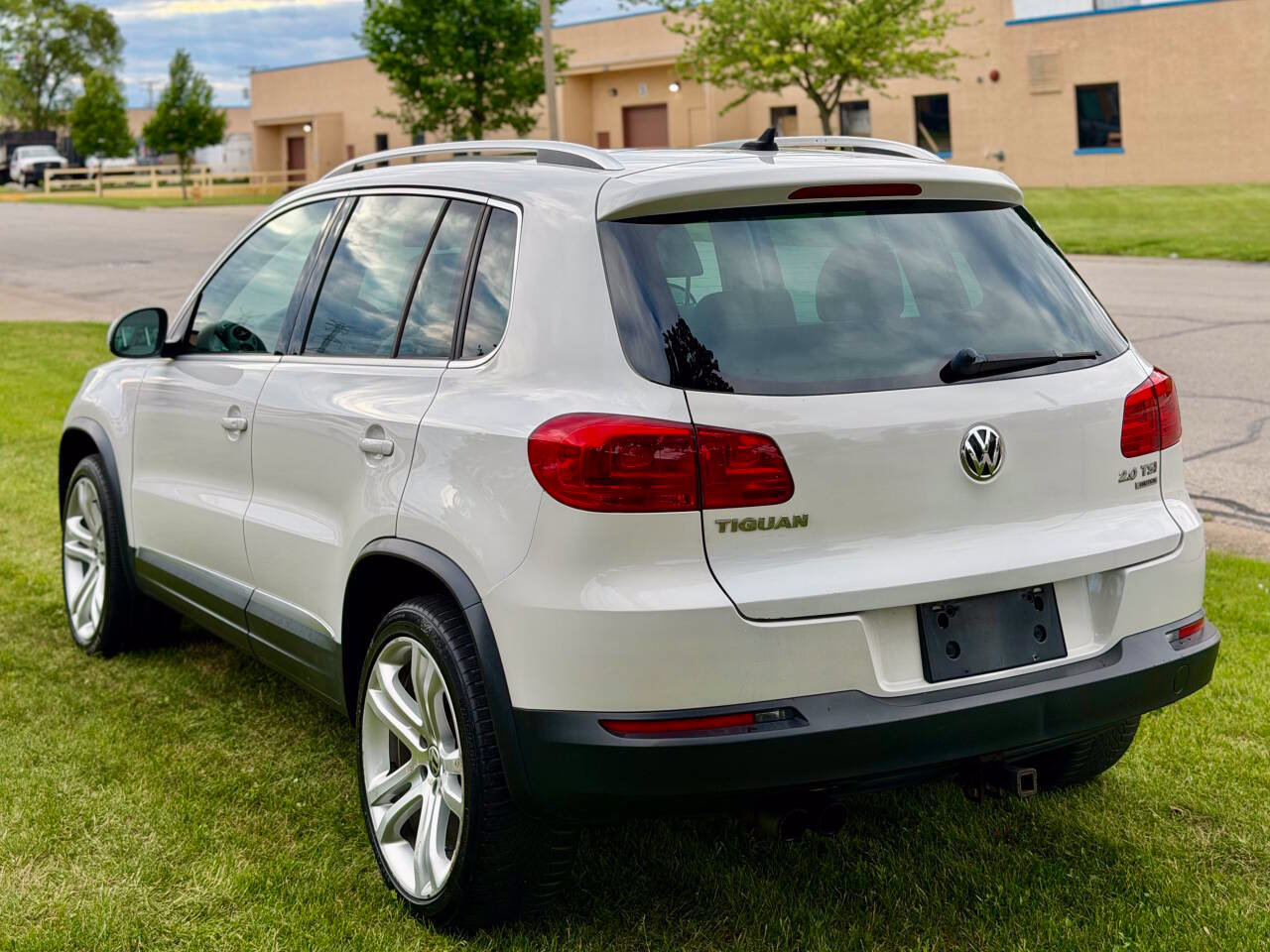 Used 2013 Volkswagen Tiguan SEL AWD/4WD image 4