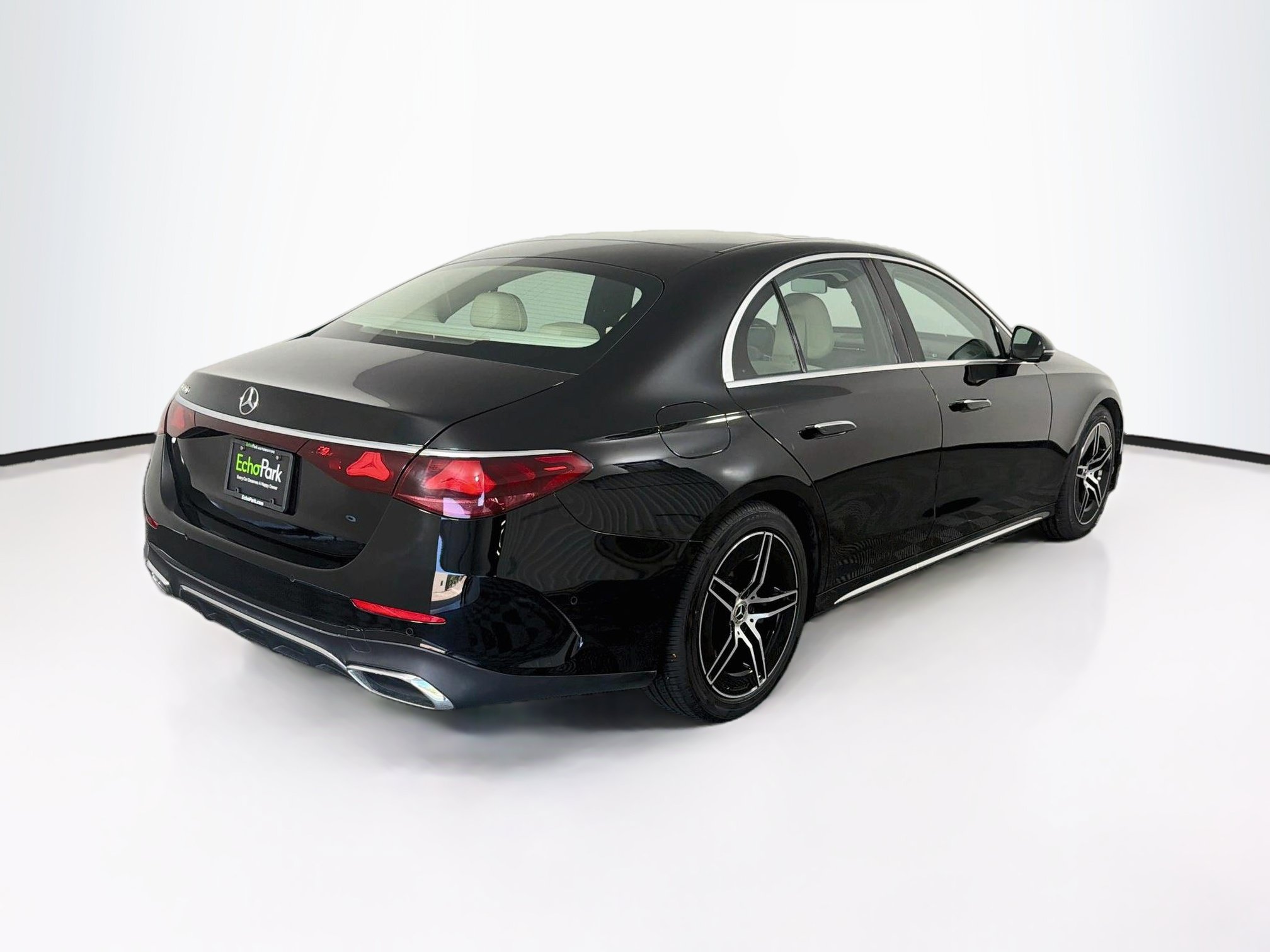 Used 2025 Mercedes-Benz E 350 Sedan w/ Winter Package image 9