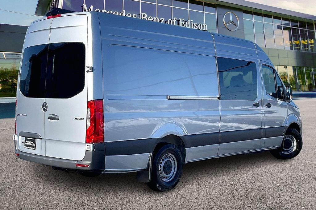 Used 2025 Mercedes-Benz Sprinter 2500 image 11