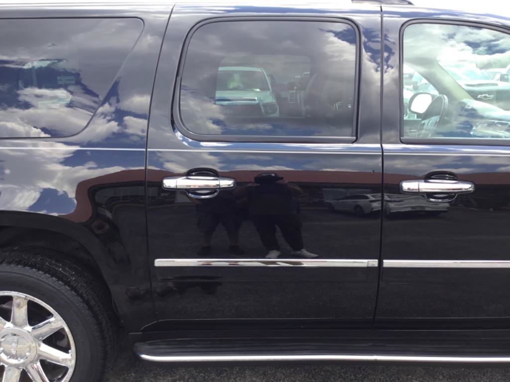 Used 2010 GMC Yukon XL Denali AWD/4WD image 18