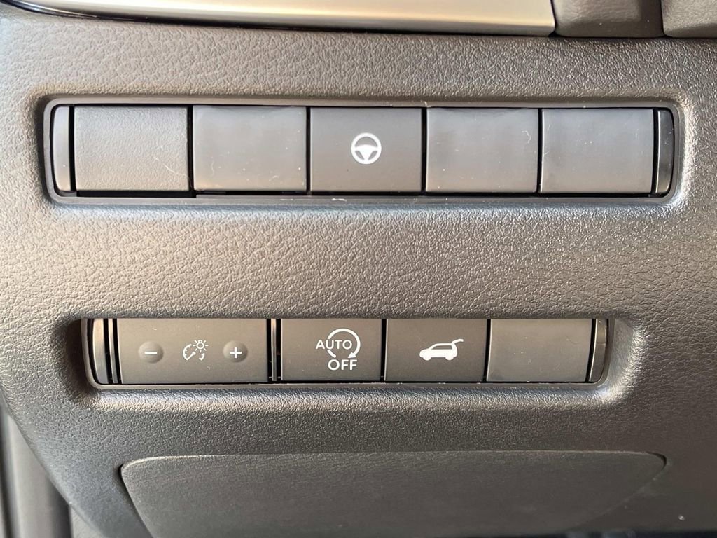 New 2026 Nissan Rogue SV FWD image 31