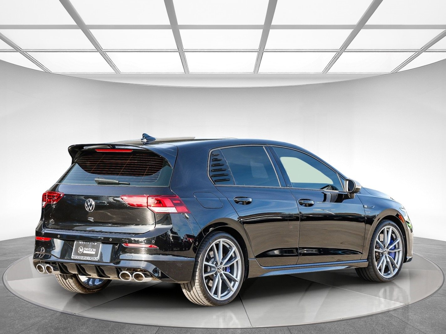 Used 2024 Volkswagen Golf R 2.0T image 4