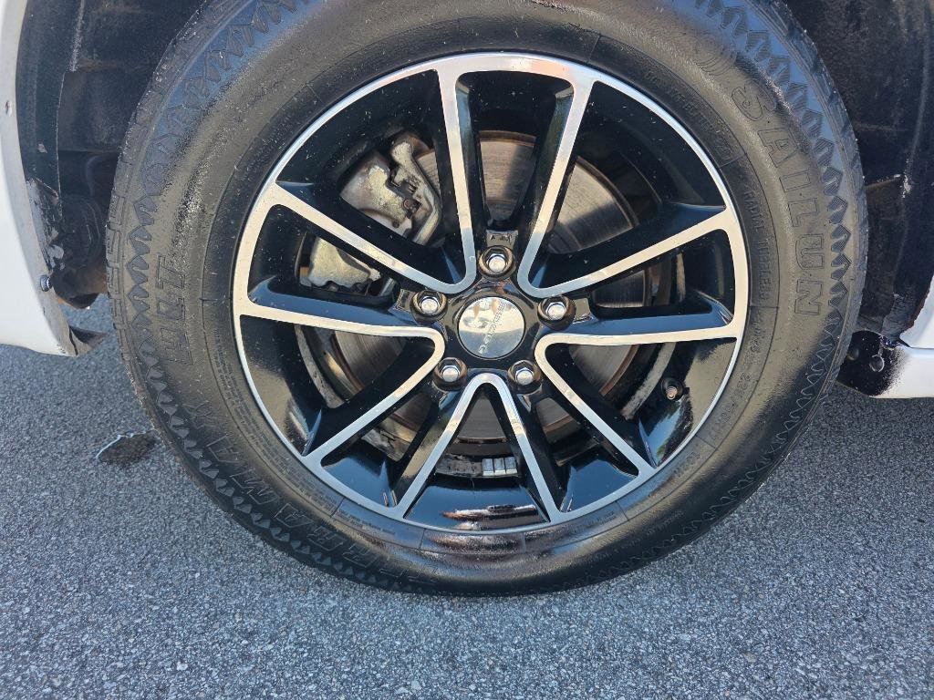 Used 2013 Dodge Grand Caravan SE image 16