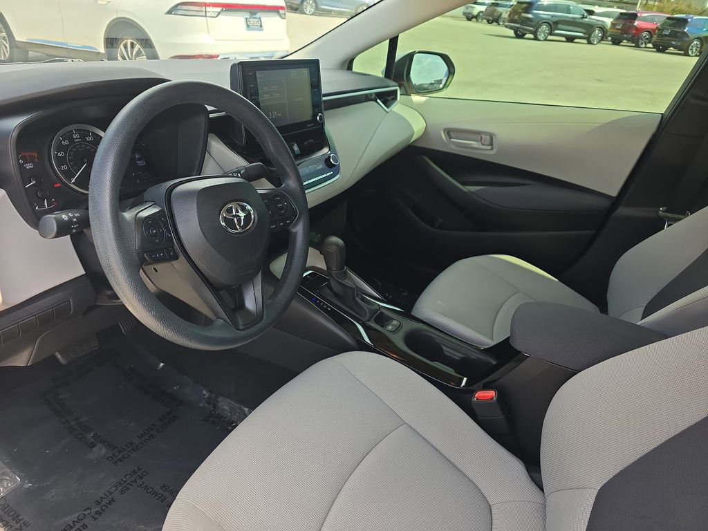 Used 2022 Toyota Corolla LE image 14