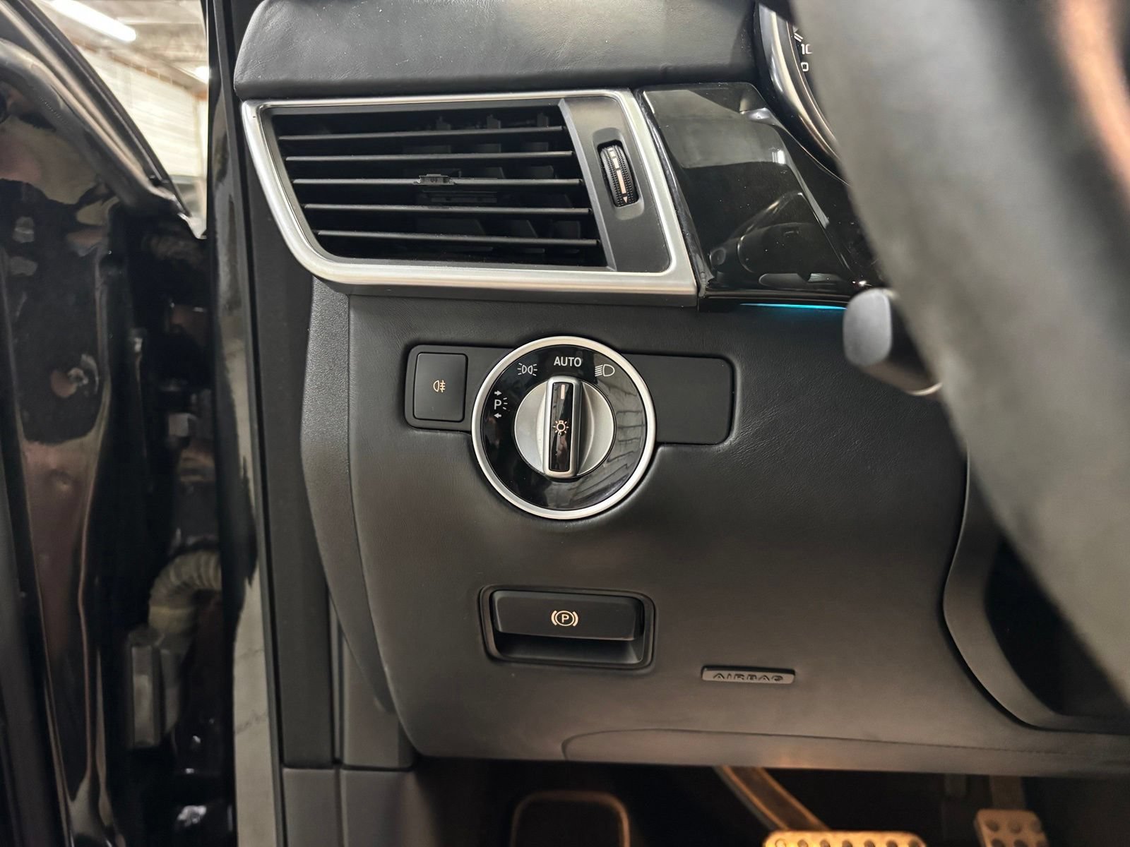 Used 2015 Mercedes-Benz ML 63 AMG 4MATIC image 16