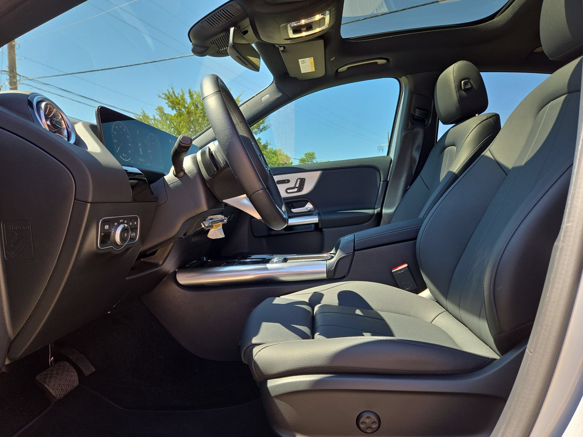New 2025 Mercedes-Benz GLA 250 4MATIC image 16